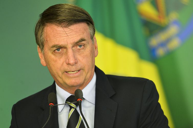 Presidente Jair Bolsonaro citou referendo de 2005, que rejeitou a proibição do comércio de armas de fogo, para justificar a necessidade de decreto que flexibizou a posse de armas no país