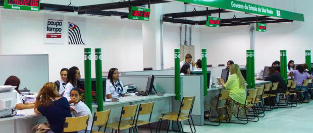 Entre os documentos mais solicitados, estão a Carteira Nacional de Habilitação (CNH), com 428,1 mil emissões; RG, com 425,1 mil, licenciamento de veículos, com 283 mil; Carteira de Trabalho, com 57,2 mil; e Atestados de Antecedentes Criminais, com 45 mil.