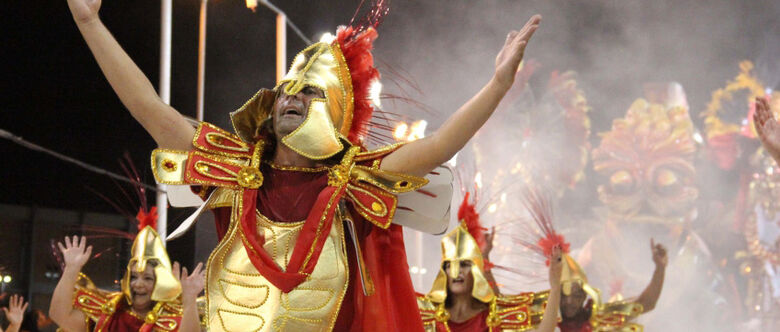 Avenida Cívica recebe neste domingo (3) os desfiles do Carnaval de Mogi 2019