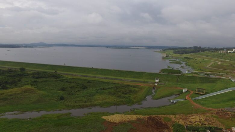 DAEE autorizou aumento da vazão da água. Prefeitura acompanha operação