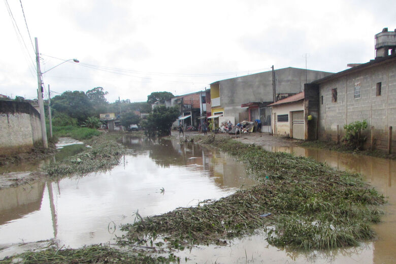 Suzano vai conceder isenção de IPTU às famílias prejudicadas pelas chuva