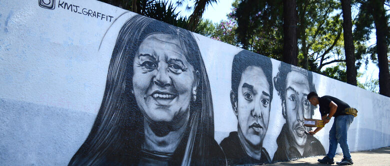 Muros da escola Raul Brasil ganham grafite em homenagem às vítimas