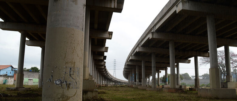 Estrutura sob o Rodoanel continua abandonada; Prefeitura quer uso da área