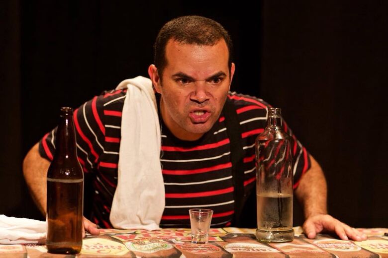 Drico Oliveira é um dos atores da peça