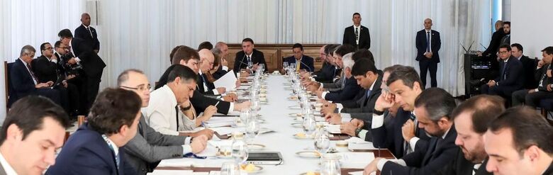 Bolsonaro reúne ministros para avaliar ações e discutir prioridades