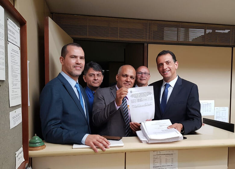 Bertaiolli protocolou documento na companhia do presidente da Federação Nacional de Sindicatos de Guardas Municipais do Brasil (Fenaguardas), Clovis Roberto Pereira