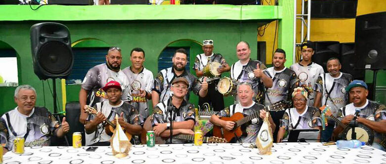 Grupo Cartilha do Samba foi fundado em 2015 e nasceu no Bar do Peruche, em São Paulo, reduto de uma das principais escolas de samba paulistanas