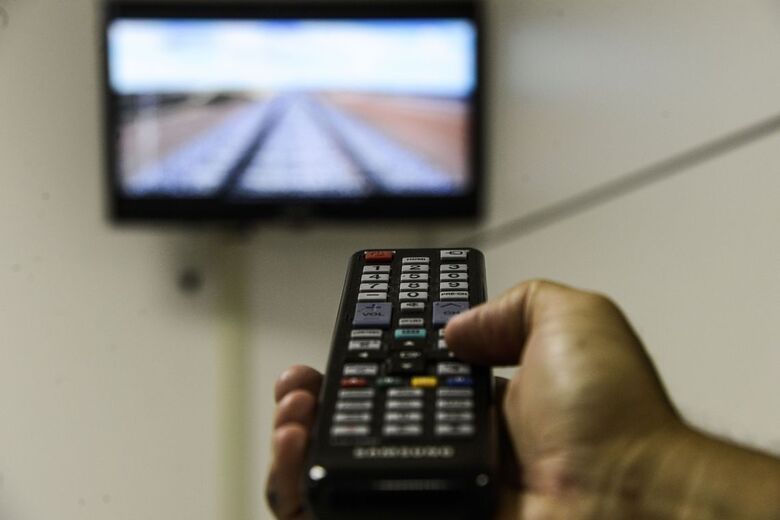 Nova lei visa por fim às dificuldades apontadas por consumidores que tentam cancelar esse serviço junto às empresas de TVs por assinatura.