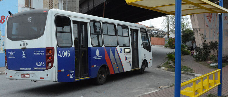 Secretaria de Transportes recupera ponto de ônibus na Vila Lúcia