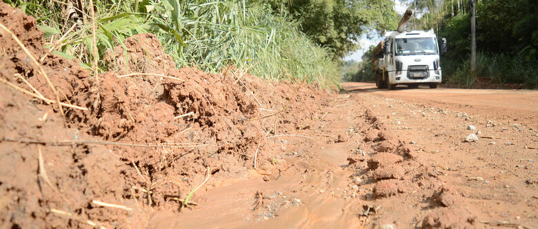 Prefeitura de Suzano confirmou serão realizadas limpeza e capinação, assim como o nivelamento e cascalhamento da estrada