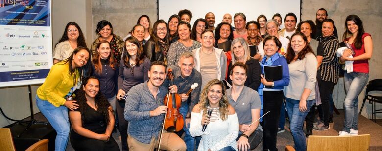 Educadores de Suzano participam do projeto 'Orquestra em Sala'