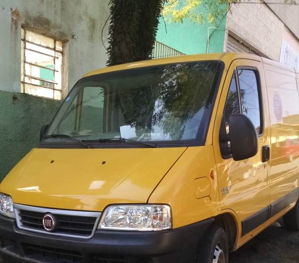Van dos Correios foi recuperado por policiais