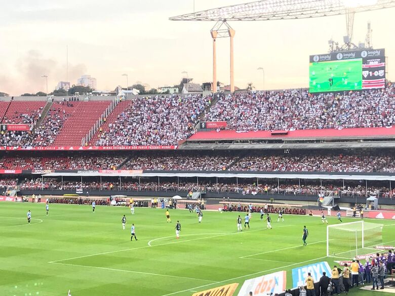 São Paulo venceu o Ceará por 1 a 0, com gol de Daniel Alves