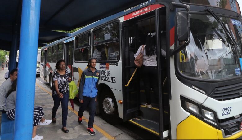Prefeitura atende a pedido de moradores da Vila Industrial com mudança em linha de ônibus