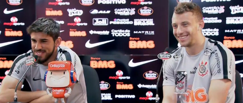 De olho no Fluminense, Carlos Augusto e Bruno Méndez serão titulares
