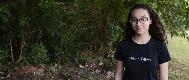 Adolescente de 13 anos mobiliza vizinhos por limpeza de bairro