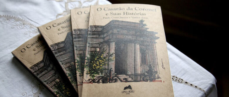 Na obra, Costa Junior resgata a história de sua mãe e de sua família até entrelaçá-las com o casarão e com Mogi