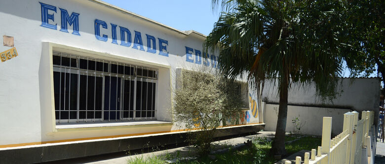 Prefeitura de Suzano providência para o ano que vem a matrícula dos alunos na escola Lar das Flores, no bairro Lar das Flores
