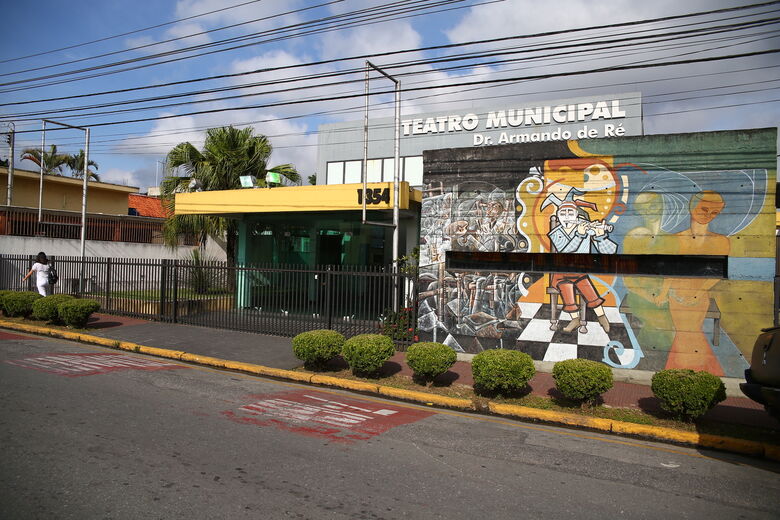 Em 12 de outubro (sábado), às 19 horas, os artistas escolhidos se apresentarão no Teatro Municipal Dr. Armando de Ré (rua General Francisco Glicério, 1.354 – Centro)