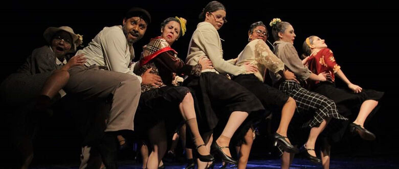 Alunos do Centro de Dança se apresentam no Teatro Municipal de Poá
