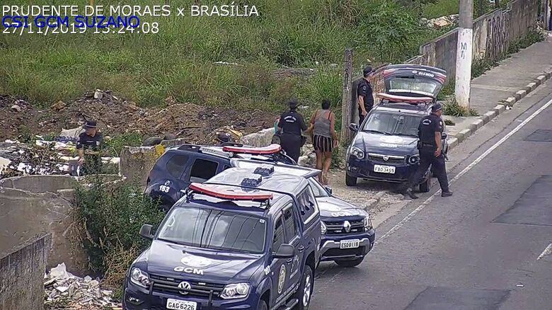 ocorrência teve início às 10h30, quando os operadores da CSI identificaram que poderia estar ocorrendo tráfico de drogas numa área da Vila Amorim