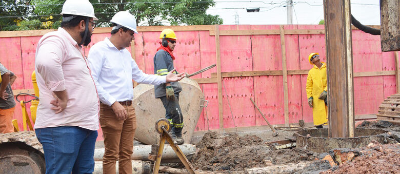 Obras para construção de novo viaduto na região central de Poá avançam