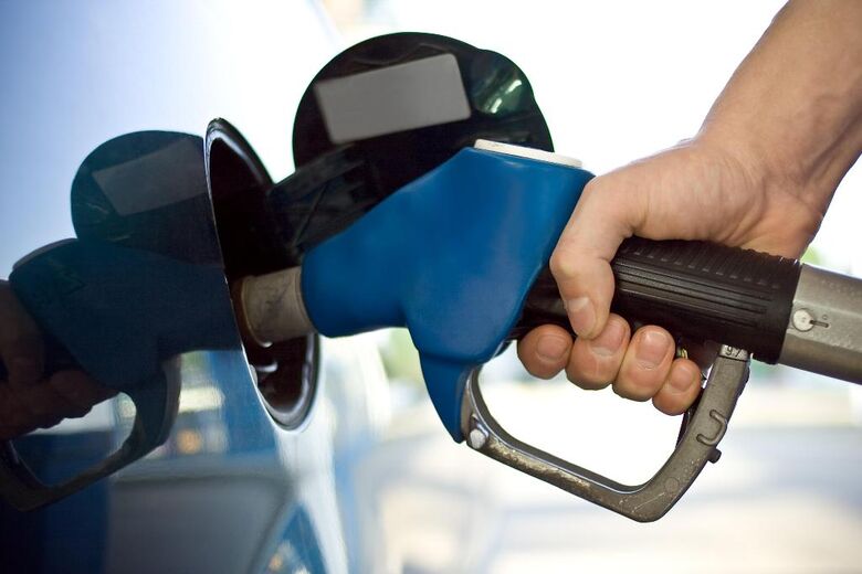 Motoristas que vem ou já moram no município precisam pagar R$4,23 pelo litro do combustível