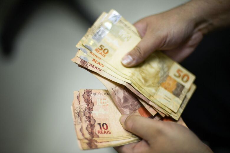 Agora, o salário mínimo aprovado é de R$ 1.039