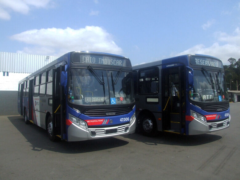 Veículo usado é o ônibus modelo Caio Apache VIP IV - Mercedes Benz OF - 1724L na versão com cinco portas. Eles foram recentemente adquiridos pela empresa ATT – Alto Tietê Transporte com investimentos na faixa dos dois milhões de reais
