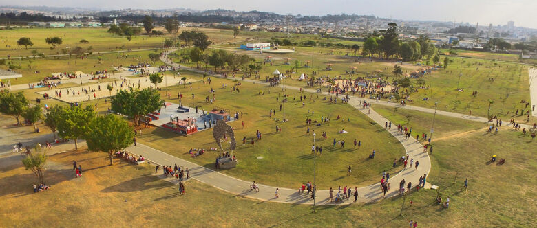 <CW-45>Aulas ocorrem em horários alternativos ao longo de todo o dia, no Pavilhão Zumbi dos Palmares