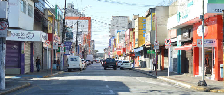 Maioria das lojas de Suzano fechou ontem na região central da cidade