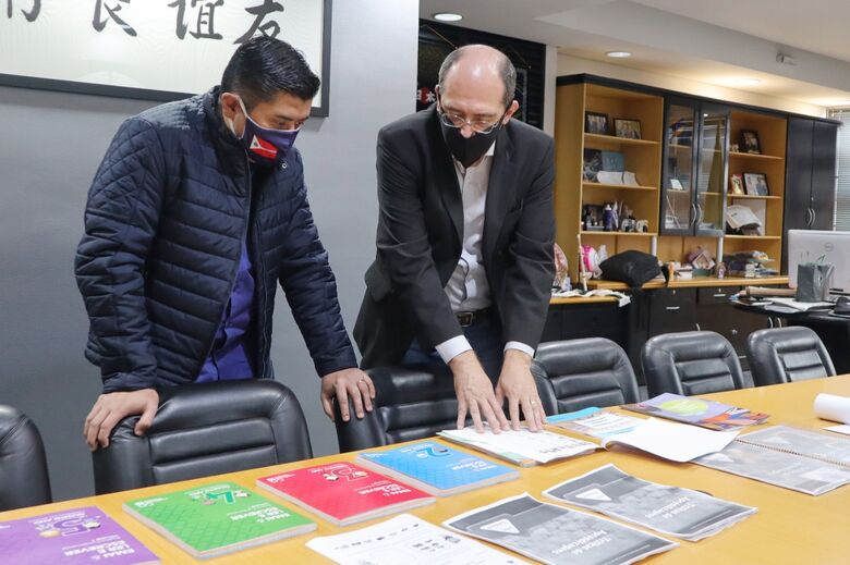 Entrega do material está sendo organizada com agendamentos de retirada na própria escola onde o estudante está matriculado
