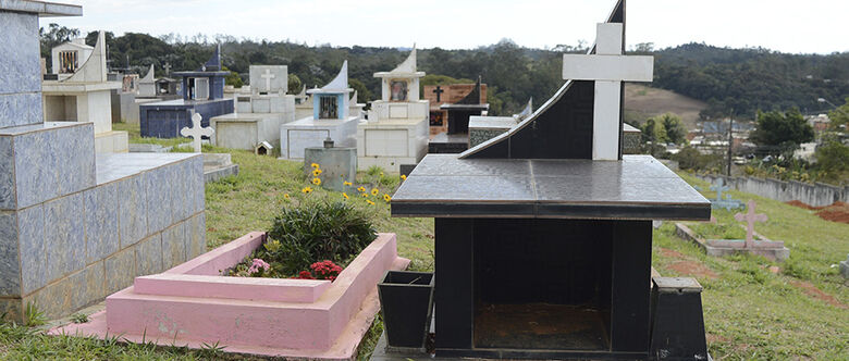 Prefeitura abriu contratação para sepultadores. Edital foi publicado na sexta-feira