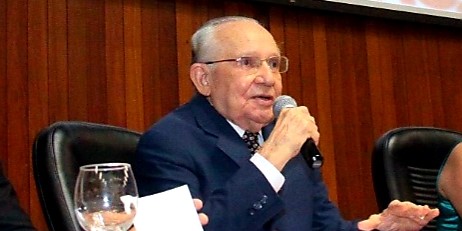 Padre Melo, ex-prefeito de Mogi e fundador da UMC, morre aos 94 anos