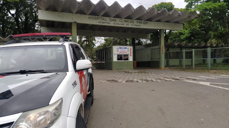 Policiais atacados foram levados para o Hospital das Clínicas de Suzano