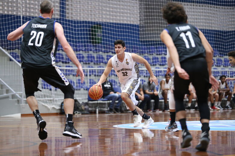 Mogi Basquete é superado pelo Pinheiros em treino-jogo em Guararema