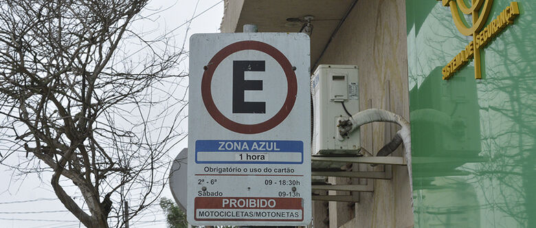 Vagas de estacionamento da Zona Azul no Centro de Suzano caem 8%
