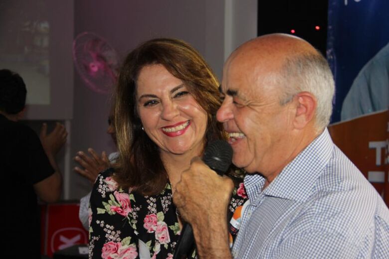 Márcia Bin (PSDB), esposa do ex-prefeito Testinha, foi eleita a primeira prefeita de Poá