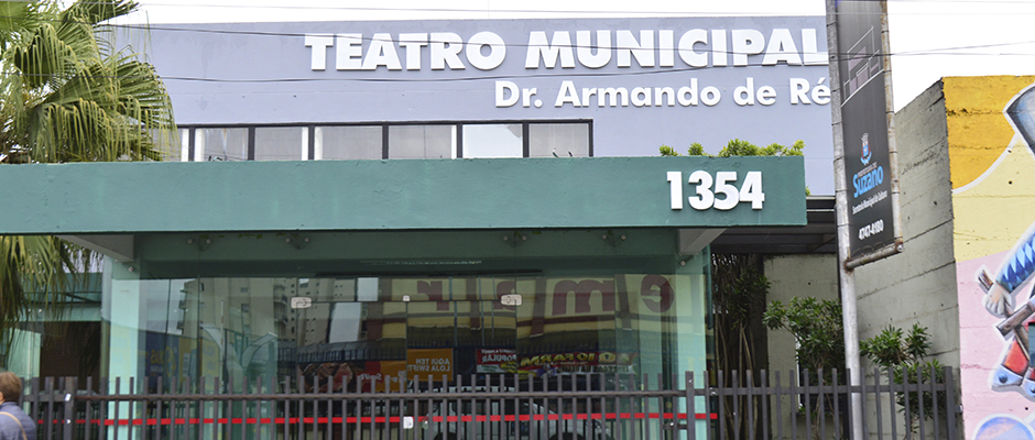 No Teatro Municipal Dr. Armando de Ré, em Suzano, as atividades presenciais foram retomadas em outubro