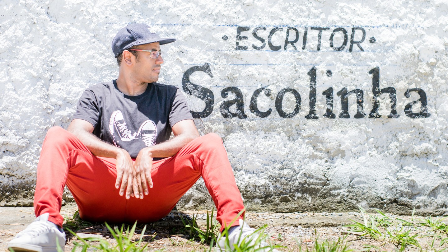 Escritor Sacolinha comemora 20 anos de carreira em 2022