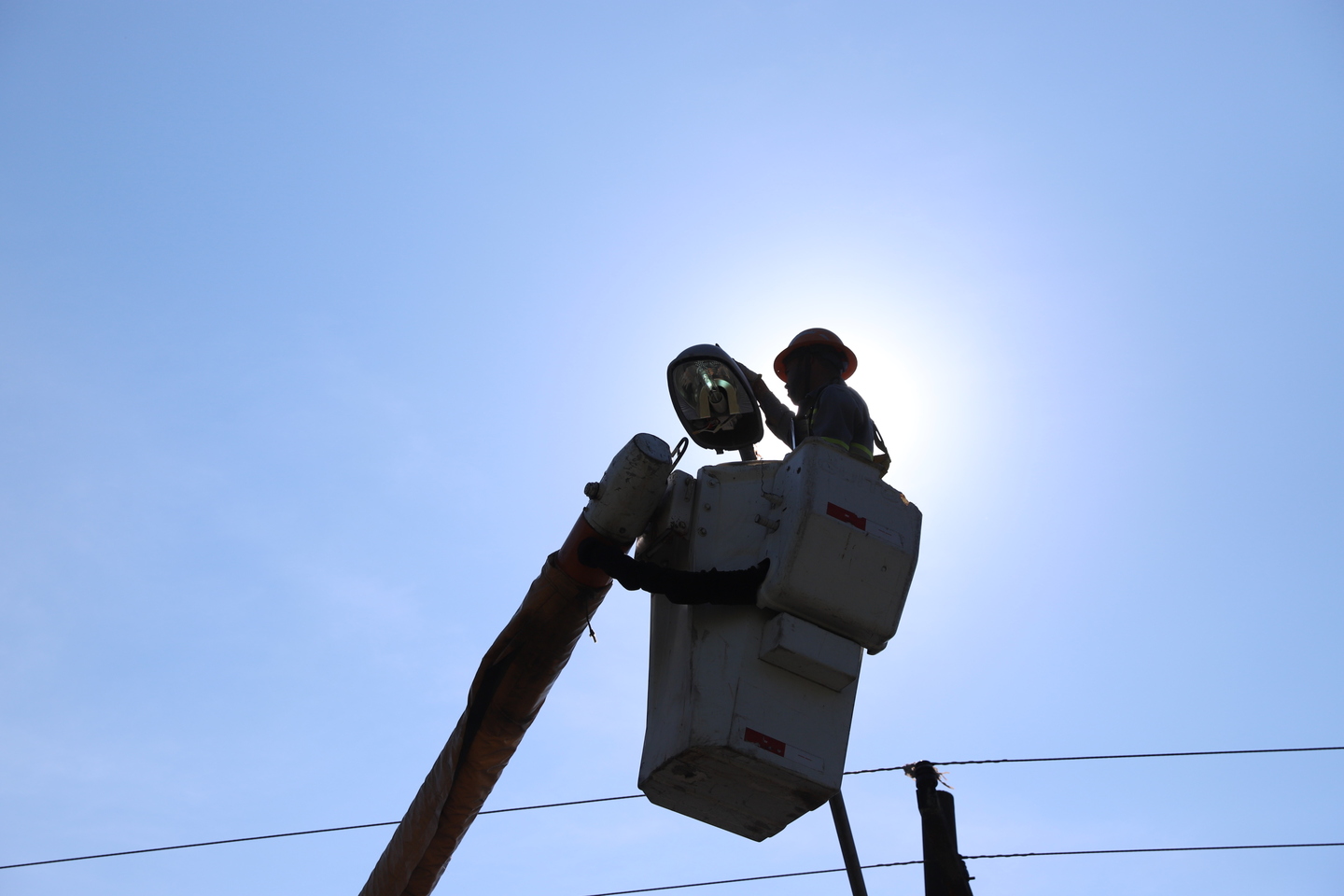 Suzano realiza mais de 700 reparos na iluminação pública por mês