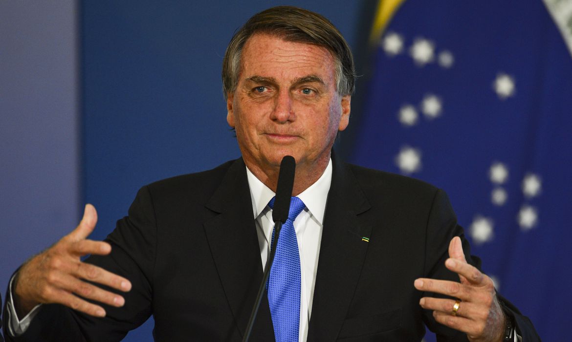 Bolsonaro aciona STF contra Alexandre de Moraes