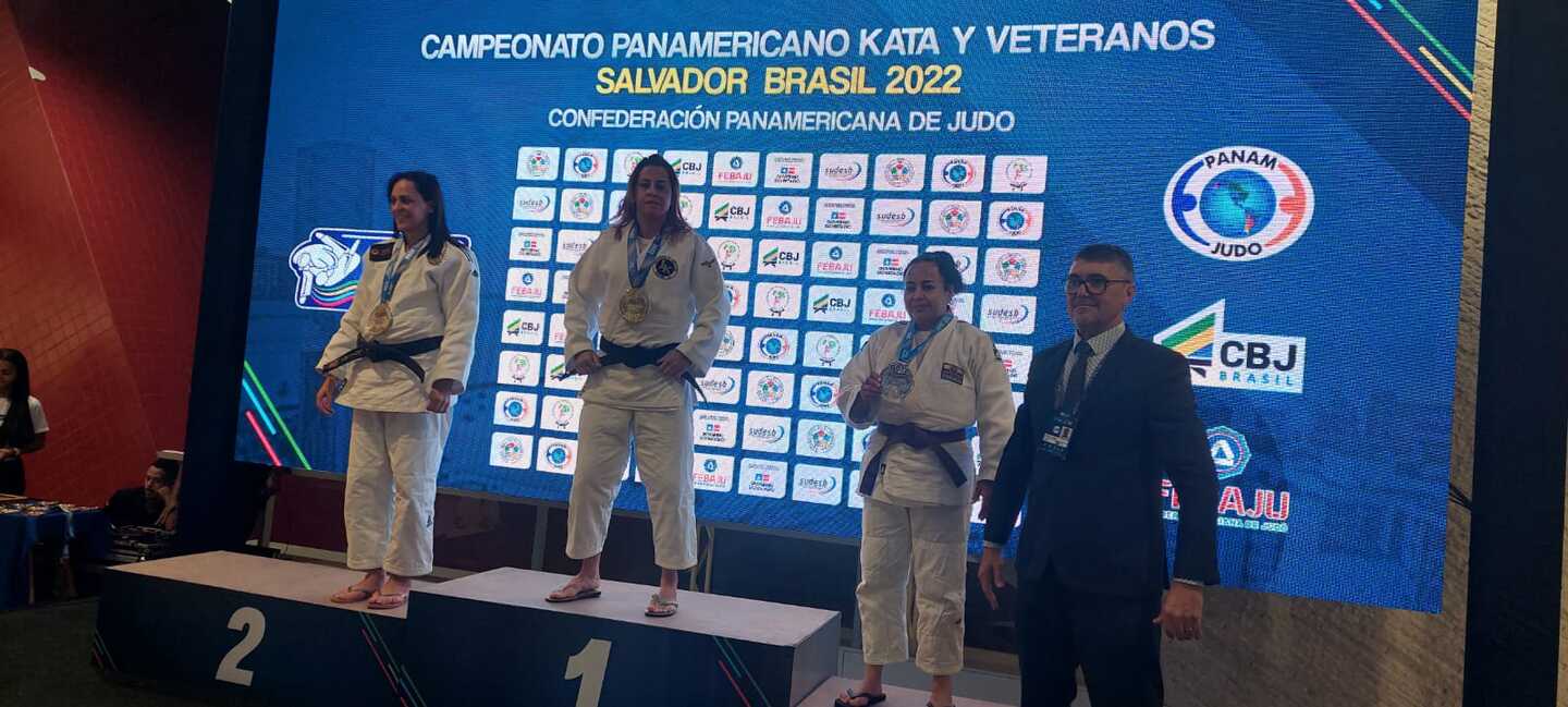 Judocas de Suzano são campeões internacionais invictos em Salvador