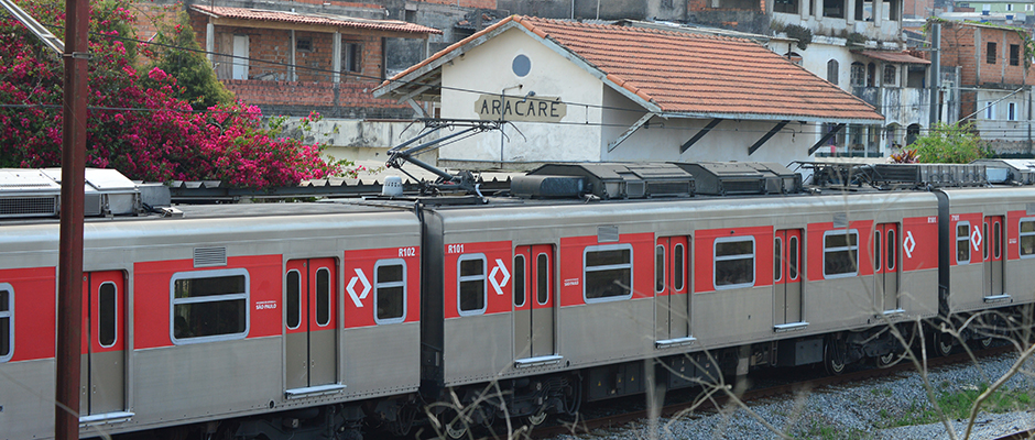 Falha na Linha 11-Coral provoca lentidão de trens e lota plataformas no  horário de pico - Diário de Suzano