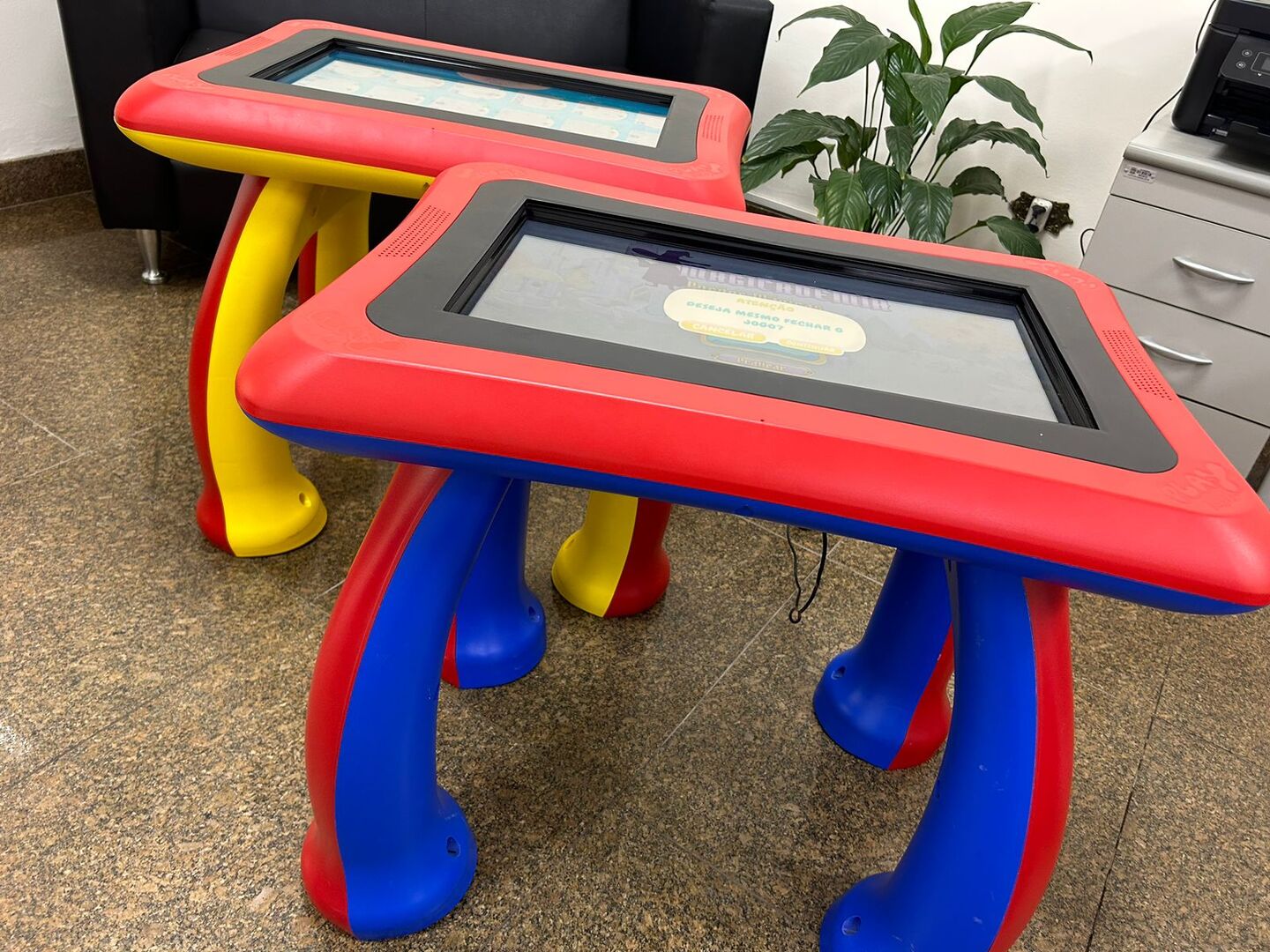 Poá programa entrega de tablets e mesas interativas nas escolas - Diário de Suzano