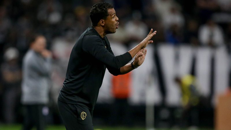 ANÁLISE: Corinthians toma pressão desnecessária, mas evolui e começa a jogar  com 'cara de Lázaro