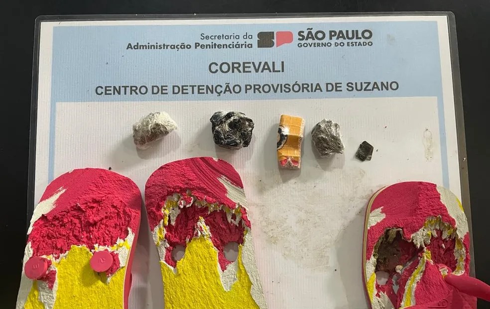 Mulher é Presa Em Flagrante Por Transportar Drogas Dentro De Chinelo