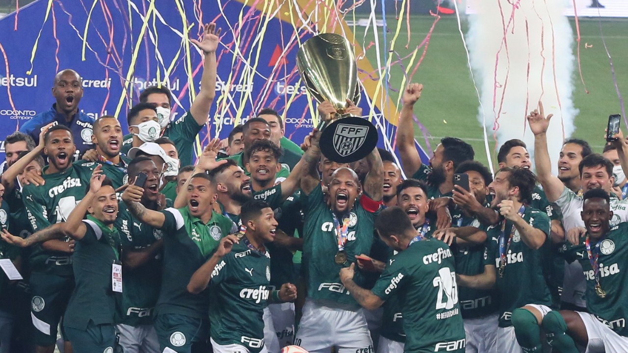 Palmeiras vence o Santos, encerra jejum e é campeão do Paulista